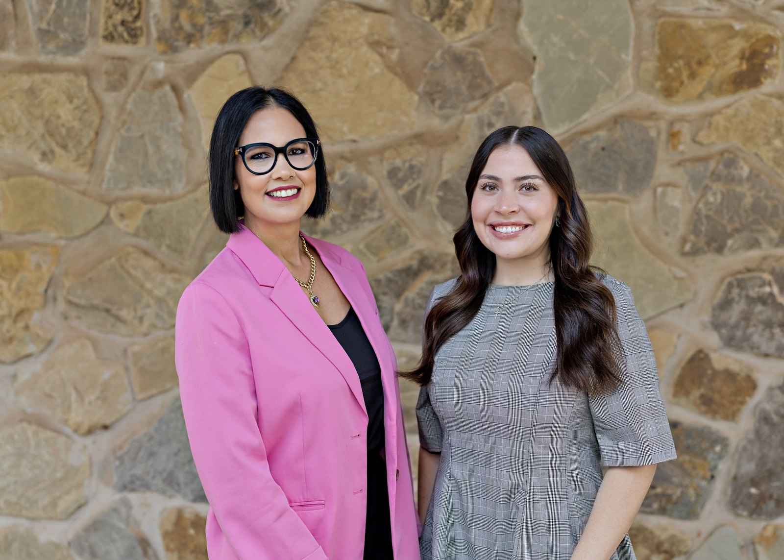 Brianna Najera and Jennifer McCrary, Clear View's Spanish-speaking personal lines team